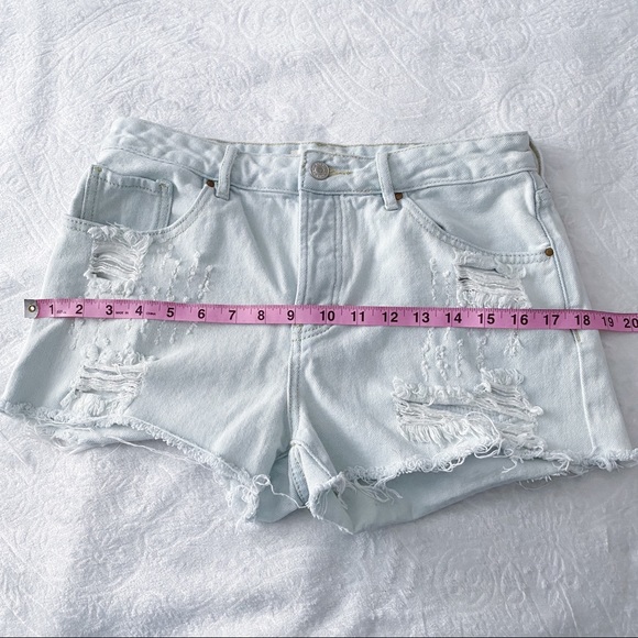 PacSun Mid Rise Light Wash Ripped Jean Shorts - Picture 5 of 13